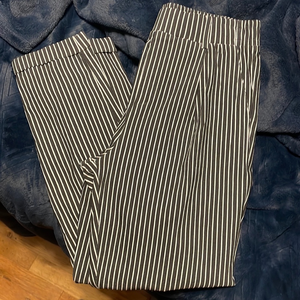 Fashionnova dress pants size M